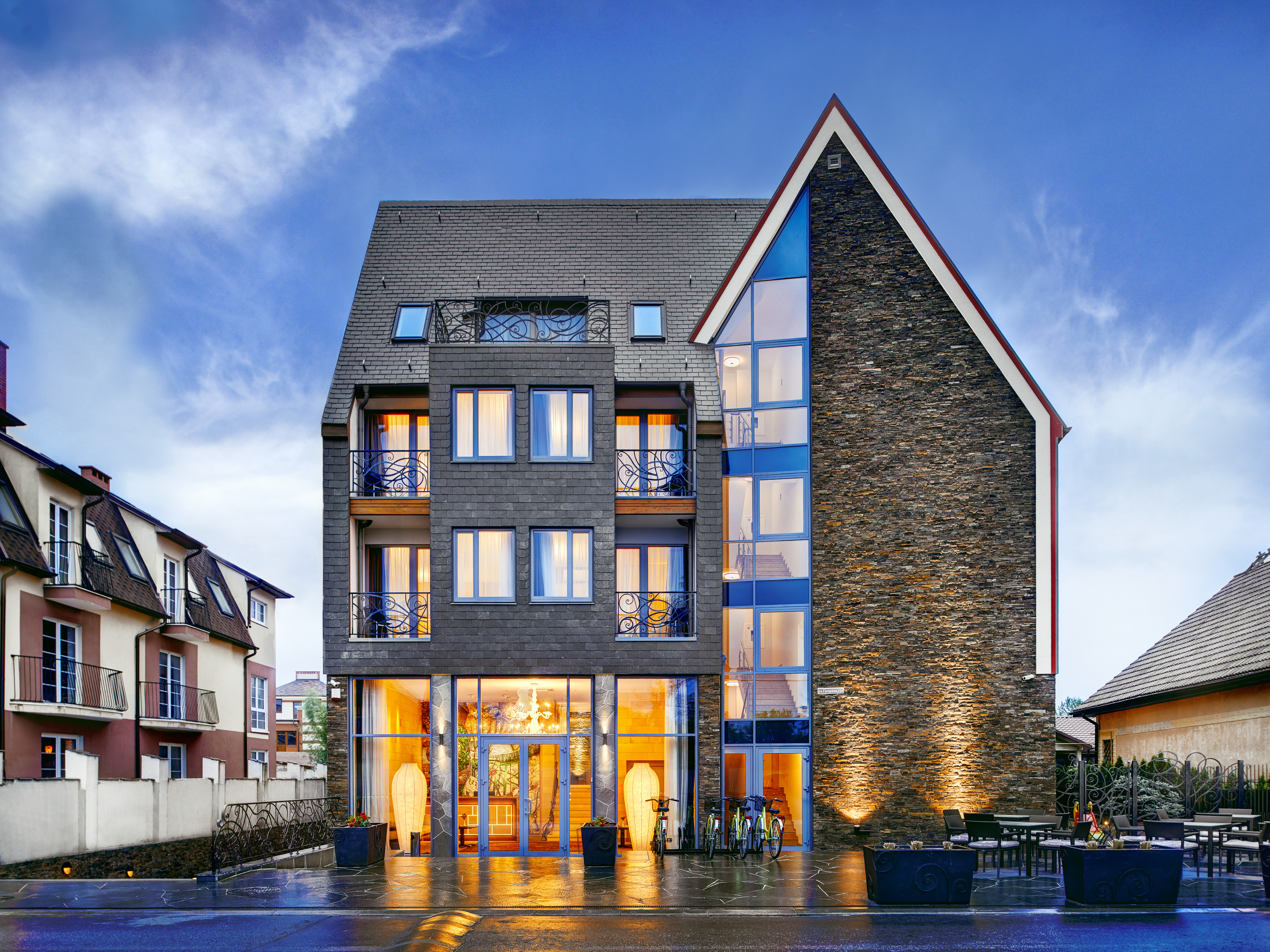 Facade lighting — detail